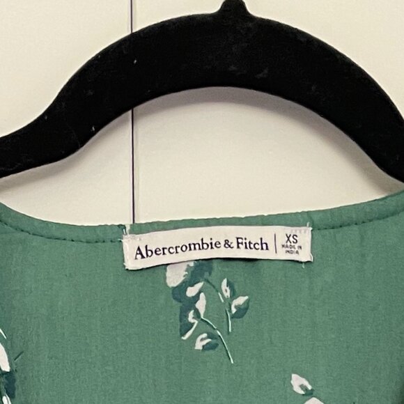 Abercrombie & Fitch Floral Green Tie Front Ruffle Blouse Size XS - Picture 5 of 5